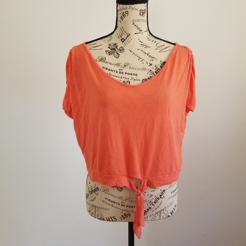 Crop top with lace back
